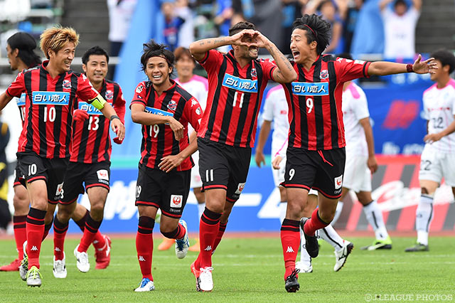 5分にヘイスの鮮やかなボレーシュートで先制した札幌【明治安田Ｊ２ 第35節 札幌vs水戸】