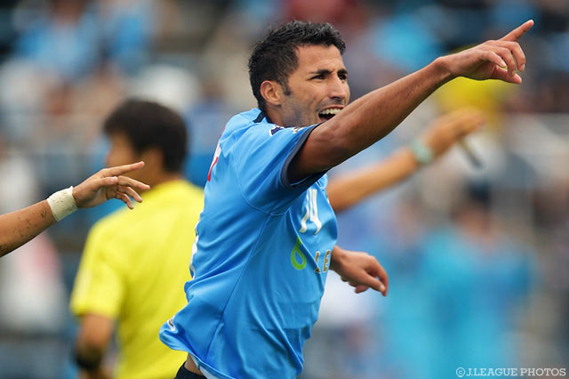 イバの連続ゴールで2点を先取した横浜FC【明治安田Ｊ２ 第35節 横浜FCvs長崎】