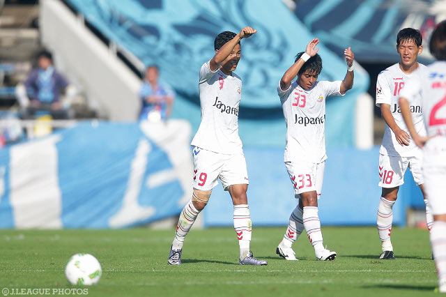 殊勲の2得点を挙げ、同点とした永井 龍（長崎）【明治安田Ｊ２ 第35節 横浜FCvs長崎】