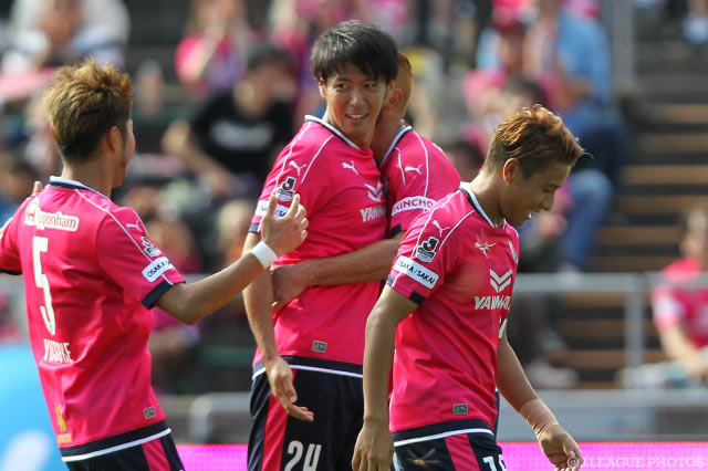 先制ヘッドで試合の均衡を破った山村 和也（Ｃ大阪）【明治安田Ｊ２ 第35節 Ｃ大阪vs岐阜】