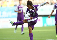 2分に左足を振り抜き、幸先よく先制点を挙げた堀米 勇輝（京都）【明治安田Ｊ２ 第35節 千葉vs京都】