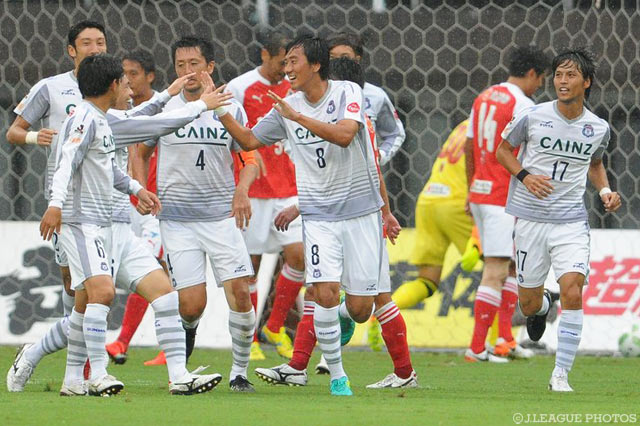 群馬のＪ２アウェイ通算250得点となる同点ゴールを決めたパク ゴン【明治安田Ｊ２ 第35節 熊本vs群馬】