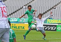 豪快なシュートで加入後初ゴールを決めた二川 孝広（東京Ｖ）【明治安田Ｊ２ 第35節 東京Ｖvs北九州】