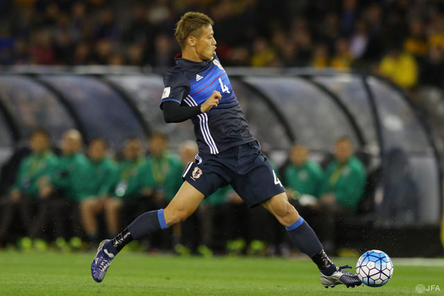 1トップとして先発した本田 圭佑（ミラン）【ロシアＷ杯 アジア最終予選 オーストラリアvs日本】