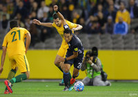 オーストラリアの攻撃を体を張って守る槙野 智章（浦和）【ロシアＷ杯 アジア最終予選 オーストラリアvs日本】