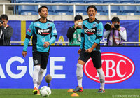 笑顔の大森 晃太郎（Ｇ大阪）と丹羽 大輝【ＹＬＣ 決勝前日練習】