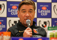 優勝への思いを語るペトロヴィッチ監督（浦和）【ＹＬＣ 決勝 前日公式記者会見】