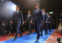 遠藤 保仁（Ｇ大阪）、阿部 勇樹（浦和）を先頭に入場してきました【ＹＬＣ 決勝前夜祭】