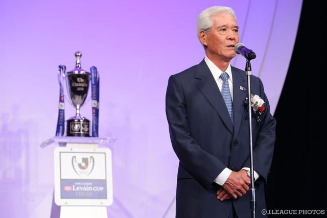 乾杯の音頭をとるヤマザキビスケット株式会社 飯島 茂彰代表取締役社長【ＹＬＣ 決勝前夜祭】