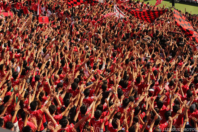 決勝の舞台を赤く染めた「12人目の選手たち」【ＹＬＣ 決勝 Ｇ大阪vs浦和】