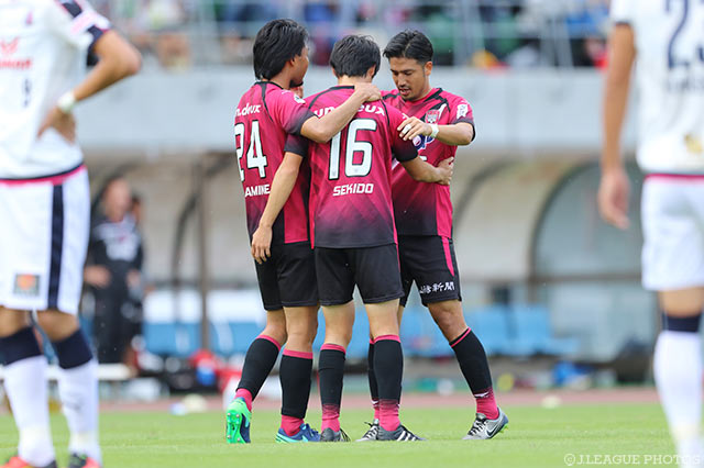 関戸 健二（#16）のゴールで同点に追いついた岡山【明治安田Ｊ２ 第36節 岡山vsＣ大阪】