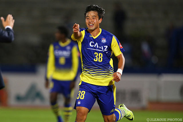 ダメ押し点となるＪリーグ初得点を決めたイ ガンウ（群馬）【明治安田Ｊ２ 第36節 群馬vs長崎】