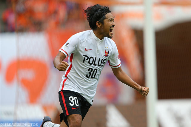 90分に決勝点を奪取し、Ｊ１通算100得点を達成した興梠 慎三（浦和）【明治安田Ｊ１ 2nd 第15節 新潟vs浦和】