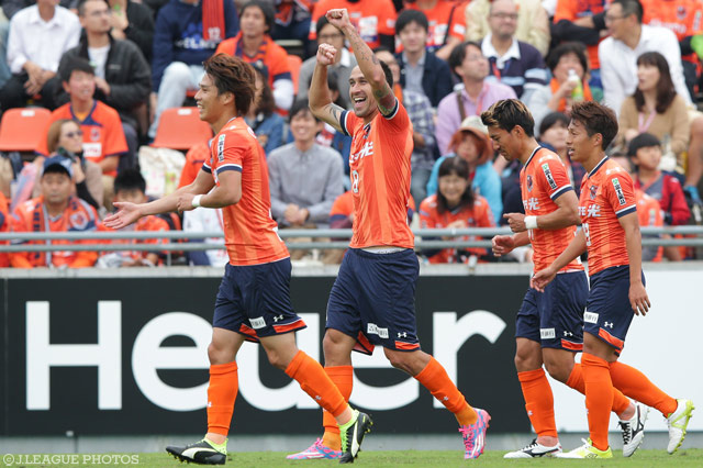 ムルジャの得点で先制に成功した大宮【明治安田Ｊ１ 2nd 第15節 大宮vs湘南】