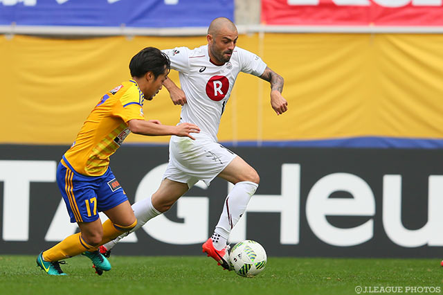 5試合連続ゴールを果敢に狙ったレアンドロ（神戸）【明治安田Ｊ１ 2nd 第15節 仙台vs神戸】