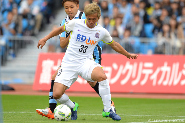 チーム最多3本のシュートを放った塩谷 司（広島）【明治安田Ｊ１ 2nd 第15節 川崎Ｆvs広島】