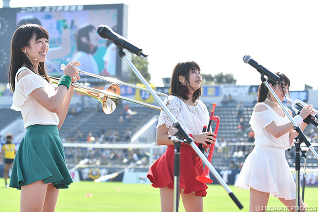 ラブジャミがニッパツに登場！【明治安田Ｊ２ 第37節 横浜FCvs群馬】