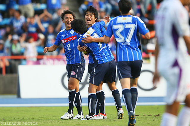 狙い澄ました一撃で先制点を挙げた宮本 拓弥（水戸）【明治安田Ｊ２ 第37節 水戸vs京都】