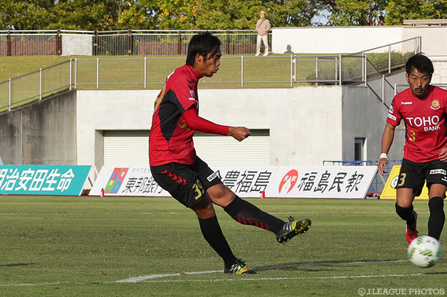 FKを直接決め、Ｊリーグ初得点を挙げた梅井 大輝（福島）【明治安田Ｊ３ 第26節 福島vsYS横浜】