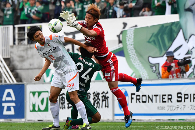 今季初出場ながらも力強くゴールマウスを守った白井 裕人（松本）【明治安田Ｊ２ 第37節 松本vs愛媛】