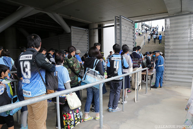 逆転優勝を信じる川崎Ｆのファン・サポーターが今日も大挙してアウェイカシマへ【明治安田Ｊ１ 2nd 第16節 鹿島vs川崎Ｆ】