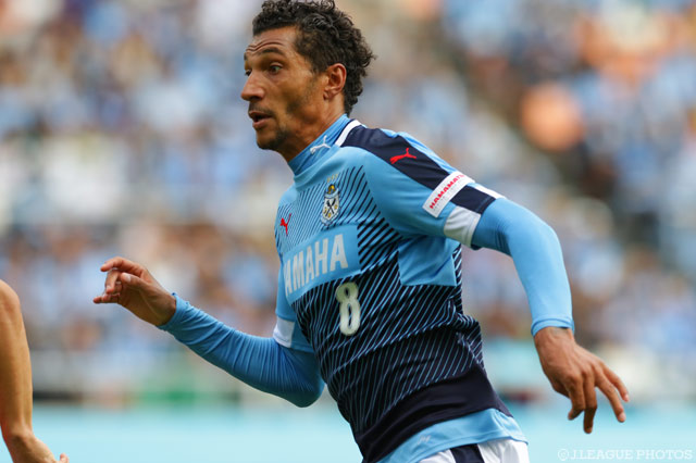 持ち味のフィジカルをこの日も存分に発揮したジェイ（磐田）【明治安田Ｊ１ 2nd 第16節 磐田vs浦和】