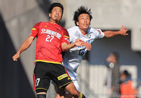 得意のヘディングで惜しいシュートを放った佐藤 晃大（徳島）【明治安田Ｊ２ 第38節 金沢vs徳島】