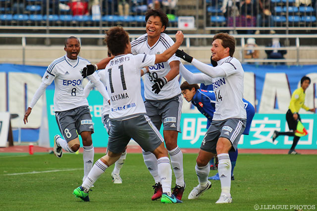 貴重な決勝ヘッドを決め、2試合連続得点の三島 康平（松本）【明治安田Ｊ２ 第38節 山形vs松本】