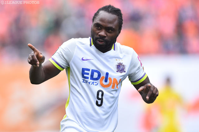 今季19得点でレアンドロ（神戸）と共に得点王に輝いたピーター ウタカ（広島）【明治安田Ｊ１ 2nd 第17節 新潟vs広島】