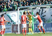 PKを止める活躍を見せた佐藤 昭大（熊本）【明治安田Ｊ２ 第39節 松本vs熊本】