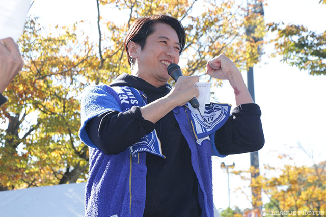 町田のホームスタジアムに俳優の谷原章介さんが来場！【明治安田Ｊ２ 第39節 町田vs岡山】
