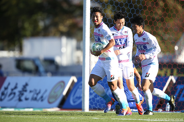 こぼれ球を押し込み先制ゴールを決めた豊田 陽平（鳥栖）【明治安田Ｊ１ 2nd 第17節 甲府vs鳥栖】