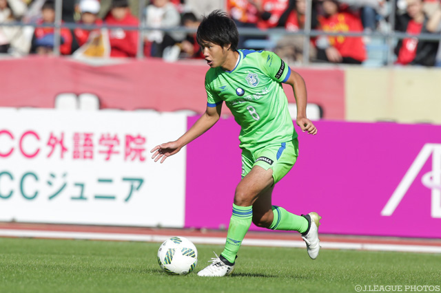 2ゴールを挙げて勝利に貢献した山田 直輝（湘南）【明治安田Ｊ１ 2nd 第17節 名古屋vs湘南】