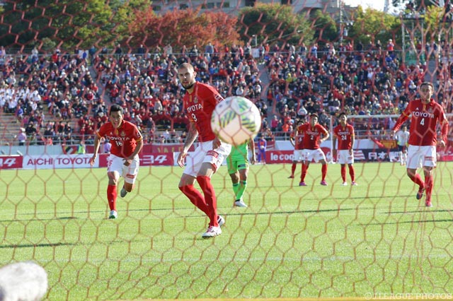 シモビッチのPKで名古屋が1点を返す【明治安田Ｊ１ 2nd 第17節 名古屋vs湘南】
