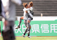 飯田 涼（右）の先制点でリードを奪った相模原【明治安田Ｊ３ 第28節 秋田vs相模原】