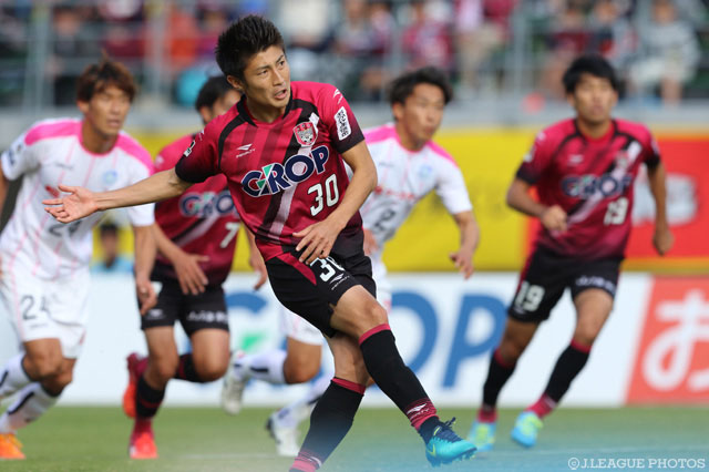 今季9得点目をPKで決めた豊川 雄太（岡山）【明治安田Ｊ２ 第40節 岡山vs水戸】