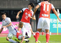 一矢報いる得点を決めた齋藤 恵太（熊本）【明治安田Ｊ２ 第40節 熊本vs京都】