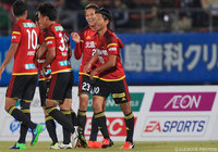 巧みな位置取りから先制ヘッドを決めた山﨑 雅人（金沢）【明治安田Ｊ２ 第40節 金沢vs千葉】