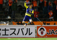 高橋 駿太の2試合連続得点で先制した群馬【明治安田Ｊ２ 第40節 群馬vs山口】