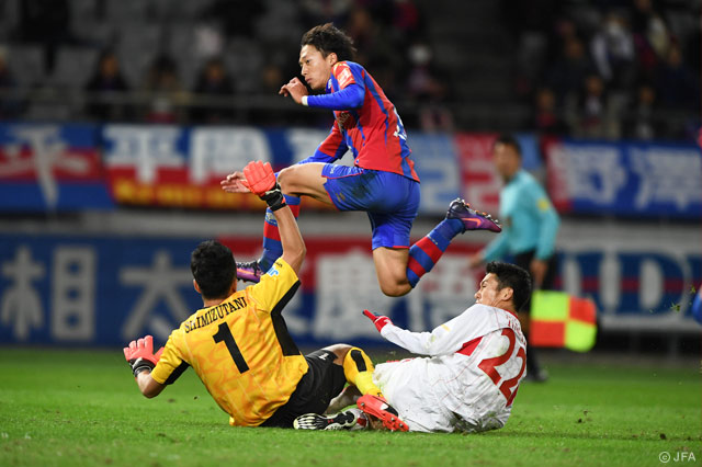 華麗な逆転ループを決めた室屋 成（FC東京）【天皇杯 4回戦 FC東京vsHFC】