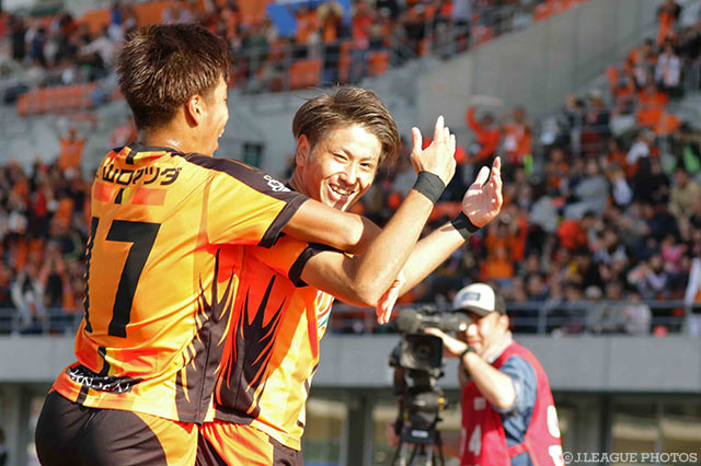 逆転ゴールを決め、1得点1アシストの福満 隆貴（山口）【明治安田Ｊ２ 第41節 山口vs山形】