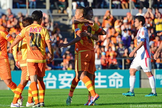 7試合連続ゴールを決めた鄭 大世（清水）【明治安田Ｊ２ 第41節 清水vs岡山】