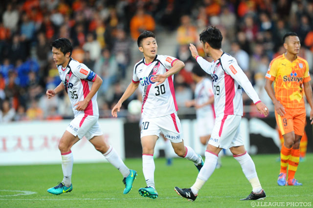 途中出場直後に1点差に詰め寄るゴールを決めた豊川 雄太（岡山）【明治安田Ｊ２ 第41節 清水vs岡山】