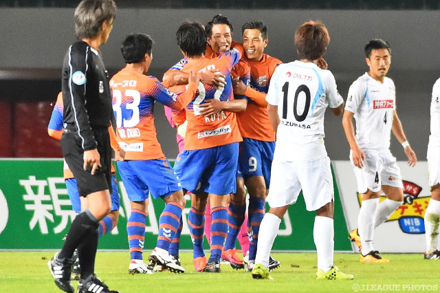 岸田 翔平の第27節以来の得点で先制した長崎【明治安田Ｊ２ 第41節 長崎vs讃岐】