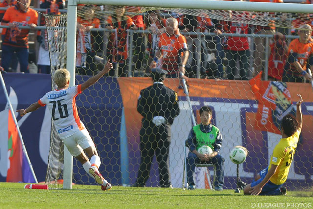 夛田 凌輔の劇的決勝点で勝負を決めた長野【明治安田Ｊ３ 第29節 栃木vs長野】