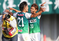 3点目を決め、2試合連続得点の飯田 涼（相模原 #10）【明治安田Ｊ３ 第29節 相模原vs藤枝】