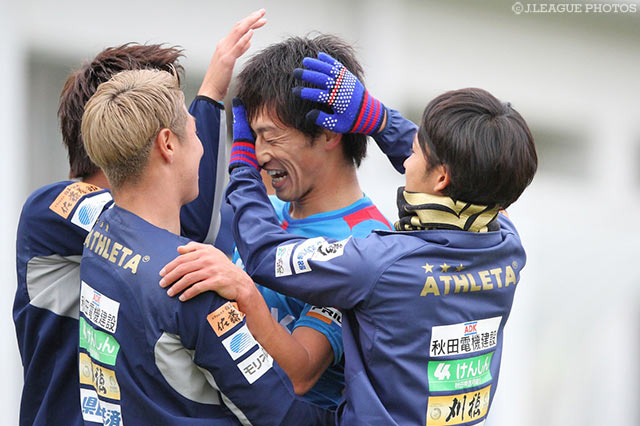 今季8点目となる追加点を奪った田中 智大（秋田）【明治安田Ｊ３ 第30節 秋田vs琉球】