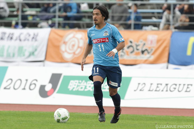綺麗な形から先制点を決めた馬場 賢治（横浜FC）【明治安田Ｊ２ 第42節 讃岐vs千葉】