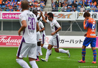 技ありの先制ヘッドを決めた山瀬 功治（京都）【明治安田Ｊ２ 第42節 長崎vs京都】