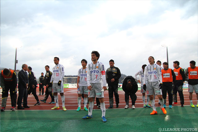 完敗を喫しＪ３リーグへの降格が決定した北九州【明治安田Ｊ２ 第42節 山形vs北九州】